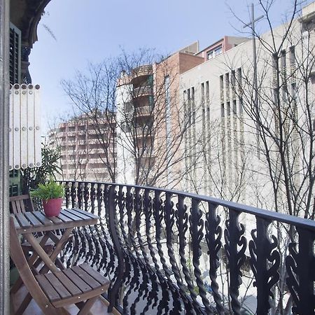 Aparteasy - Authentic Family Apartment Barcelona Luaran gambar