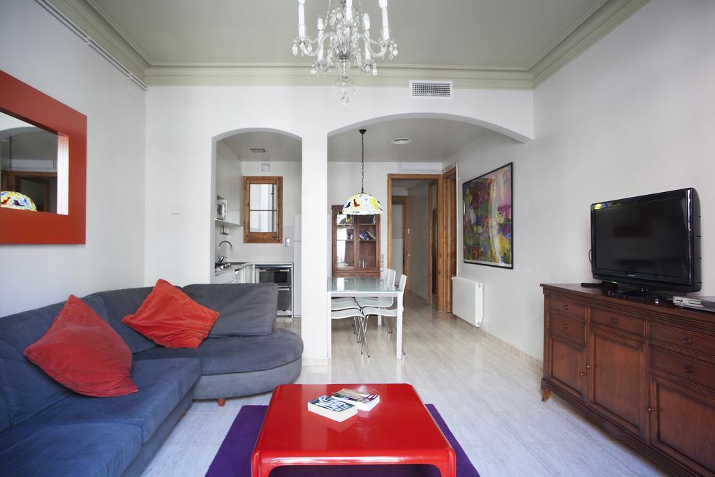 Aparteasy - Authentic Family Apartment Barcelona Luaran gambar