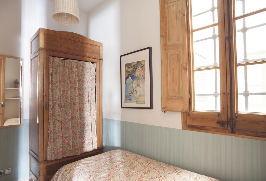 Aparteasy - Authentic Family Apartment Barcelona Luaran gambar