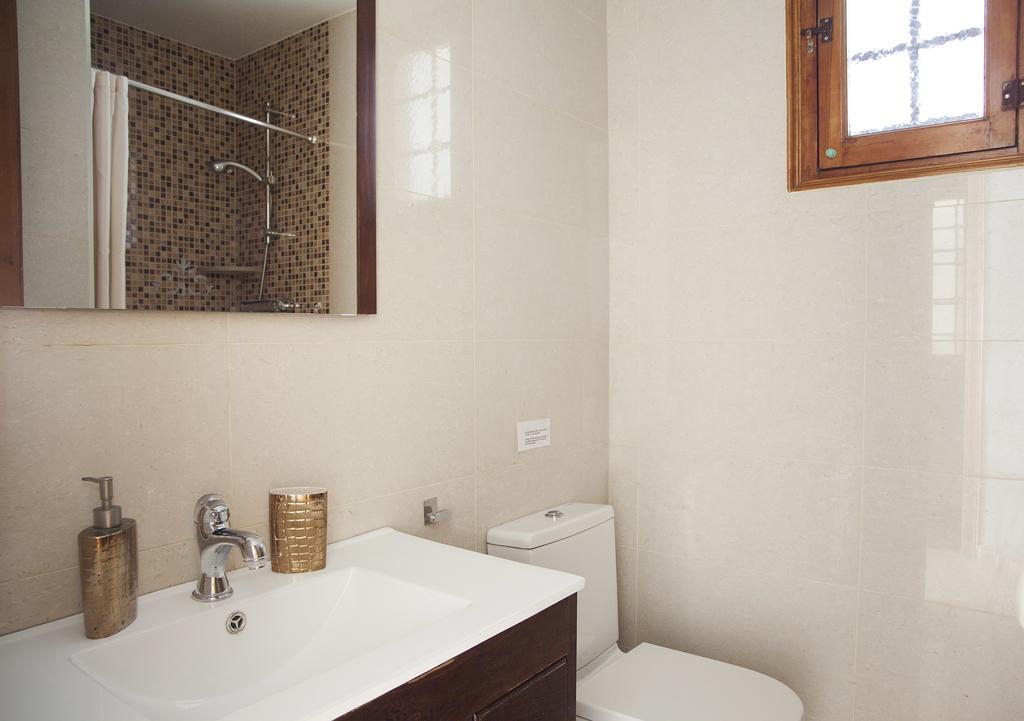 Aparteasy - Authentic Family Apartment Barcelona Luaran gambar