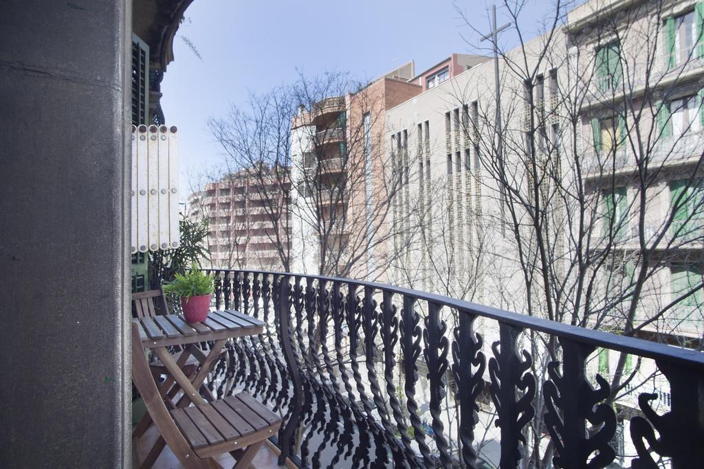 Aparteasy - Authentic Family Apartment Barcelona Luaran gambar