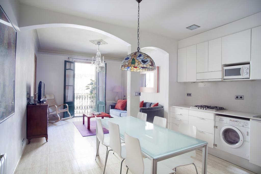 Aparteasy - Authentic Family Apartment Barcelona Luaran gambar