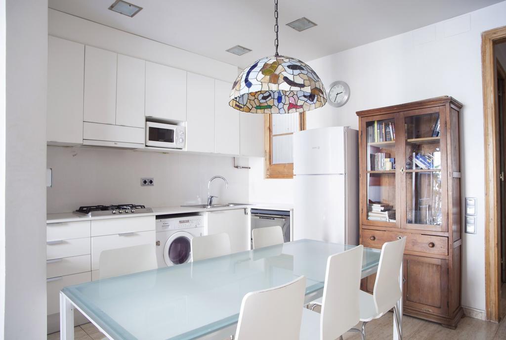 Aparteasy - Authentic Family Apartment Barcelona Luaran gambar