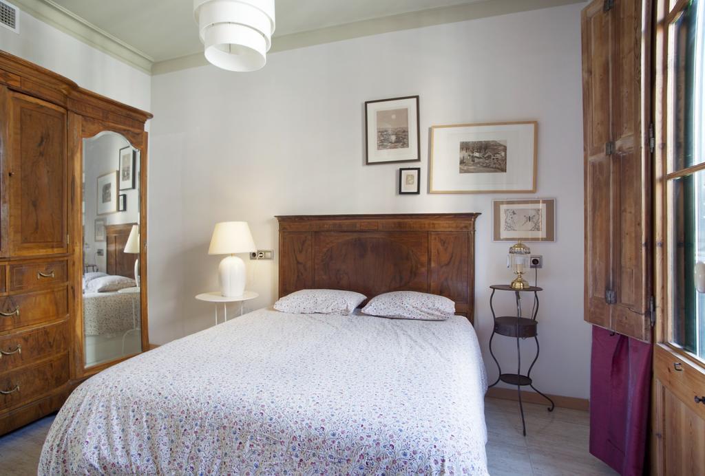 Aparteasy - Authentic Family Apartment Barcelona Luaran gambar